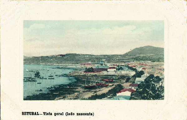 S/N - Vista Geral (lado nascente) moldura em relevo - Editor desc. - (Postal igual em blog sobre Set�bal com carimbo de 1907) - Dim. 140x91 mm - Col. A. Monge da Silva (anterior a 1910)