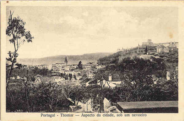 N� 38 - Portugal-Thomar � Aspecto da cidade, sob um nevoeiro - Edi��o da Loja do Barateiro - SD -  Dim. 9x14 cm - Col. Jaime da Silva (Circulado em 1928)