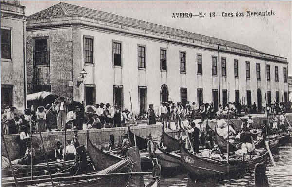 N� 18 - Aveiro - Caes dos Mercanteis - Editores Moreira Torres, Aveiro - Dim. 137x88 mm - Col. A. Monge da Silva (cerca de1910)
