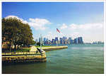 N� 62981 - Beyond Ellis Island, the New York City skyline hints at the possibilities and promise of a new life in the United States - Ed. Impact www.impactphotographics.com Photographer - Joe Luman, Terrell Creative - SD - Dim. 15x10,7 cm - Col. F�tima Manuela B�ia (2011)