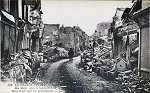 822 - La Grande Guerre. Verdun, Rue Mazel apr�s le bombardement - Edition � Lev, Fils & Cie �, Paris - Dim. 140x87 mm . Col. A. Monge da Silva (cerca de 1920)