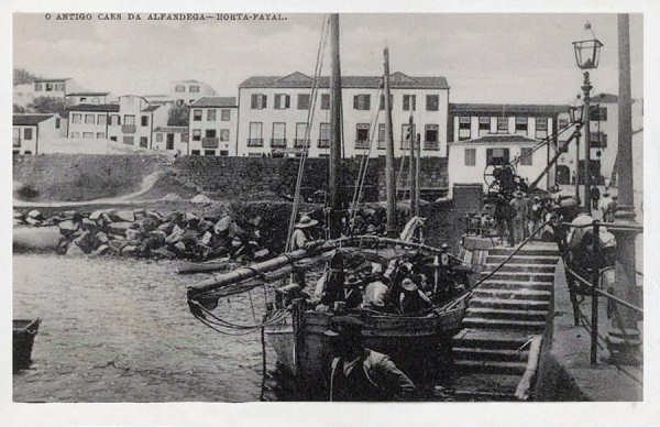 SN - O antigo caes da Alfandega - Edi��o da Livraria d' O Telegrapho, Horta - Dim. 139x90 mm - Col. A. Monge da Silva (c. 1910)