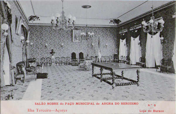 N� 9 - Angra do Heroismo, Sal�o nobre do Pa�o Municipal - Edi��o da Loja do Buraco - Dim. 136x89 mm - Col. A. Monge da Silva (anterior a 1910)