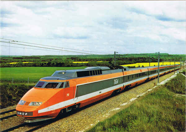 N� 666 TRAIN A GRANDE VITESSE (TGV) DE LA S.N.C.F. - Le Train le plus rapide du monde: 270 km/h vitesse d'explotation 380 km/h record du monde, le 26 f�vrier 1981. Ce train comprend 386 places, dont 275 en 2e classe. 2 rames peuvent �tre coupl�es pour doubler la capacit� - Ed. LYNA-PARIS ABEILLE-CARTES 8, rue du Caire - 75002 PARIS - T�l. (1) 42.36.41.28 LYONCOLOR Photo S.N.C.F. - C.A.V. Patrick Olivain - SD Dim. 14,6x10,4 cm - Col. Manuel B�ia