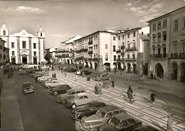 N� 3 - �vora. Pra�a do Geraldo. Clich� de David Freitas - Ed. Papelaria Nazareth, �vora (Visado pelo SNI) - SD - Dim. 106x146 mm - Col. Gra�a Maia