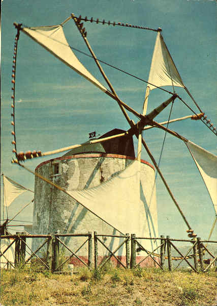 N� 969 - PORTUGAL. Moinhos t�picos - Ed. C�mer, Trav. do Alecrim, 1 - tel. 328775, Lisboa - SD - Dim. 105x149 mm - Col. Gra�a Maia