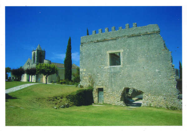 SN - Montemor-o-Velho - Interior do Castelo - Pal�cio das Infantas - Ed. Gutenberg - Artes Gr�ficas, Lda. - Carapinheira MMV - Edi��o da C�mara Municipal de Montemor-o-Velho, Portugal  Foto: CMMV - Jo�o Lobo - SD - Dim. 15x10,6 cm - Col. Manuel B�ia (2012)