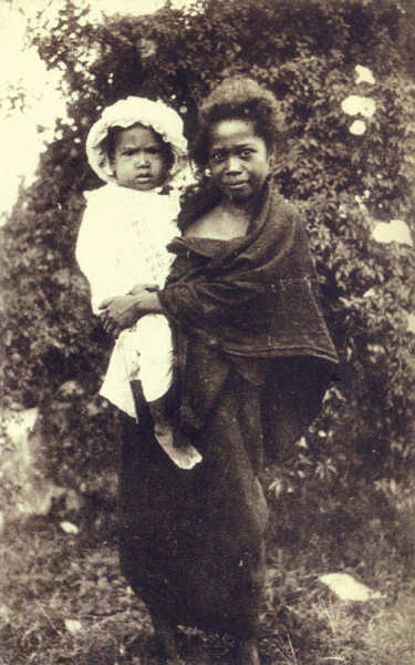 SN - Timor - Tipos e costumes - Edi��o da Miss�o -  SD - Dim. ??x?? cm - Col. Monge da Silva (Cerca de 1927)