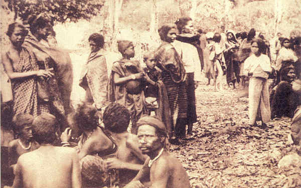 SN - Timor - Aspecto do bazar (mercado) - Edi��o da Miss�o - SD - Dim. ??x?? cm - Col. Monge da Silva (Cerca de 1927)