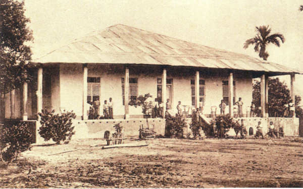 SN - Timor Portugu�s - Col�gio de Santo Ant�nio em Dare - Edi��o da Miss�o - SD - Dim. ??x?? cm - Col. Monge da Silva (Cerca de 1927)