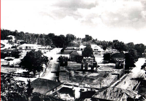 N� 8 - Baucau - Edi��o Tjing Fa Ho, D�li - SD - Dim. 148x102 mm - Col. A. Monge da Silva (cerca de 1960)