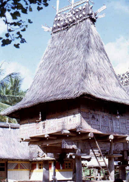 SN - Lospalos. Casa Nativa - Edi��o Tjing Fa Ho, D�li - SD - Dim. 148x102 mm - Col. A. Monge da Silva (cerca de 1972)