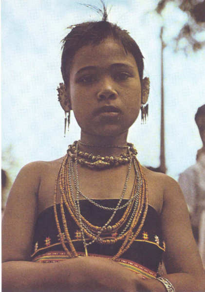 SN - Rapariga de Same - Edi��o do Movimento Nacional Feminino de Timor - SD - Dim. ??x?? cm - Col. A. Monge da Silva  (cerca de 1970)