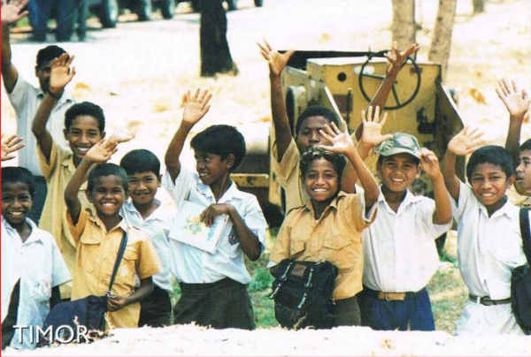 SN - Crian�as de D�li. Foto de Homem Cardoso - Edi��o dos CTT em 2000 - Dim. ???x??? mm - Col. A. Monge da Silva