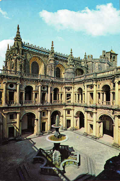 N� 830 - TOMAR-PORTUGAL - Claustro D. Jo�o III do Convento de Cristo - Ed. Centro de Caridade �N� Sr� do Perp�tuo Socorro�, Porto - SD - Dim. 150x103 mm - Circulado em 1970 - Col. Gra�a Maia