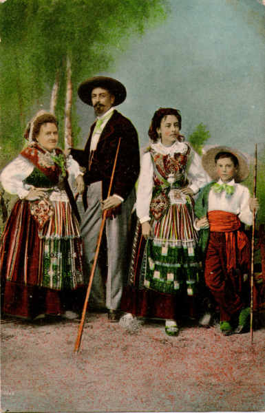 SN - Fam�lia do Norte de Portugal - Edi��o J. Vianna, Rua do arsenal, 124, Lisboa - Dim. 139x91 mm - Col. A. Monge da Silva (c. 1910)