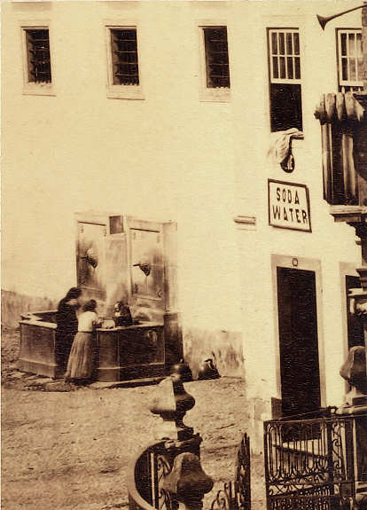 Fonte de Sans�o e Mercearia Areosa. Clicar para ampliar.