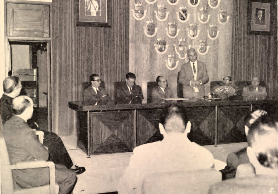 Clicar para ampliar.