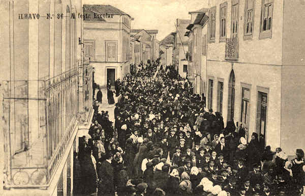 N.� 36 - ILHAVO A festa escolar - Editores MOREIRA & TORRES - SD - Dimens�es 13,7x8,8 cm. - Col.  FMSarmento.