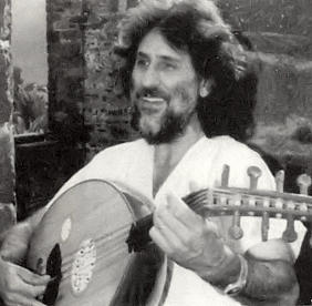 Eduardo Ramos e o seu ala�de. - Clicar para ampliar.