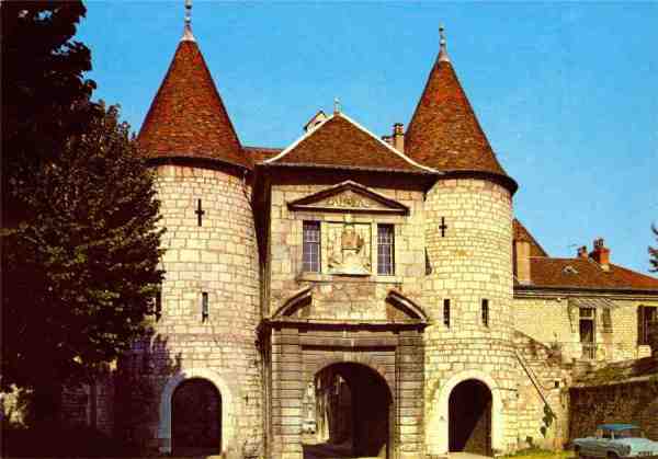 S/N - Besan�on (Doubs) La porte Rivotte (XVIe s.) - Edi��o Combier Imprimeur M�con 25.056 - CIM - Dimens�es: 15x10,4 cm. - Col. HJCO (1979).