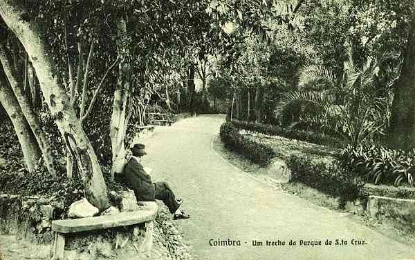 S/N - Coimbra: umtrechodoParquede St� Cruz - Edi��o da Havaneza Central, R. Visconde da Luz, 2 a 6 Coimbra - S/D - Dimens�es: 14x8,9 cm. - Col. Aur�lio Dinis Marta.