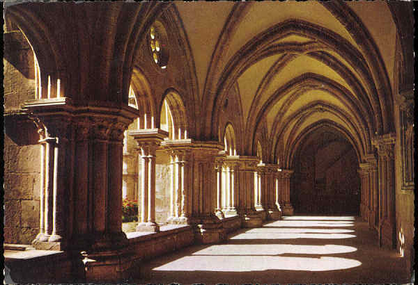 N.� 347/P. Coimbra. Claustro da S� Velha (s�c. XII) - Ed. Portugal Tur�stico - Fotografia da Tabacaria Nilo - SD - Dim. 14,7x10,3 cm. - Col. Gra�a Maia.