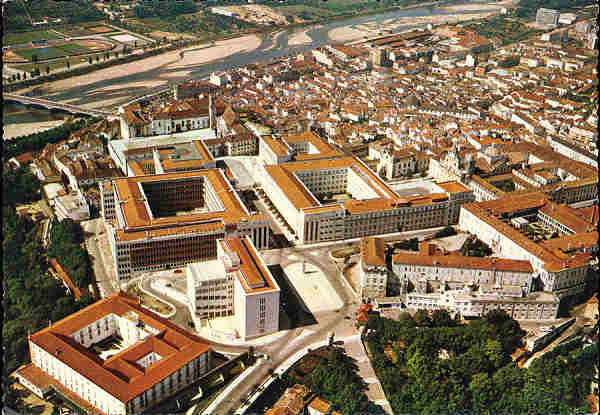 N.� 477 - Coimbra. Cidade Universit�ria (vista a�rea) - Ed. Portugal Tur�stico - SD - Dim. 14,7x10,3 cm. - Col. Gra�a Maia.