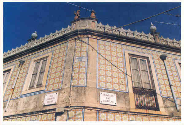 N� 6 - Lisboa. Olivais. Edif�cio Alves Gouveia - Edi��o Olivais Shoping Center e Junta de Freguesia de St� Maria dos Olivais, Pelouro da Cultura - Ano 2000 - Dim. 16x10,8 cm - Col. A. Monge da Silva