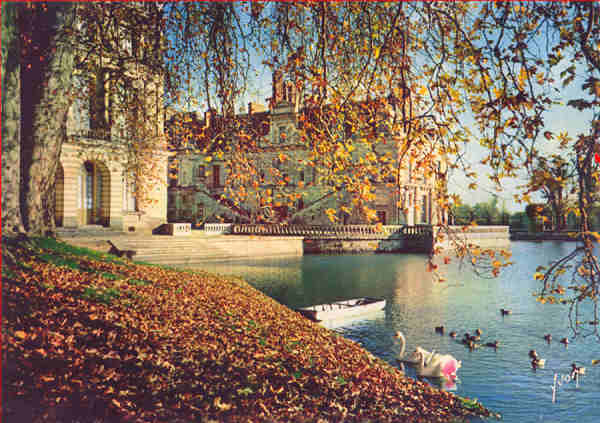 N� 77 - Paris. Castelo de Fontainbleau - Editions d'art Yven,Paris - Circulado em 1970 -dim. 14,7x10,4 cm - Col. Am�lcar Monge da Silva