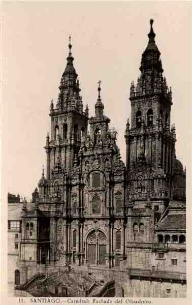 11.Santiago - Catedral: Fachada del Obradoiro - Dimens�es: 9x14,2 cm - Col. Henrique de Oliveira. 
