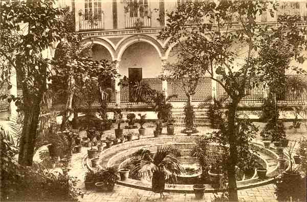 S/N - Sevilla: Patio del Asilo de Venerables Sacerdotes - Edi��o J. B. G. 1929 - Dimens�es: 13,7x9,1 cm. - Col. F�tima B�ia. 