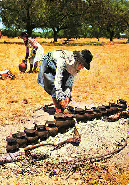 N.� 209 - ALENTEJO PORTUGAL. Ceifeiras. Hora do almo�o - Edi��o Centro de Caridade "Nossa Senhora do Perp�tuo Socorro", Porto - S/D - Dimens�es: 14,9x10,4 cm. - Col. F�tima B�ia.