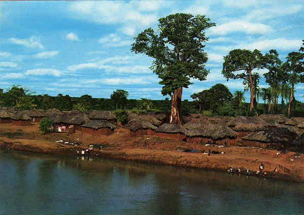 N.� 518 - BELEZAS E COSTUMES DE ANGOLA Vista de uma Sanzala - Ed. ELMAR - S/D - Dimens�es: 15x10,6 cm. - Col. Jos� Manuel C. Pereira (1972).