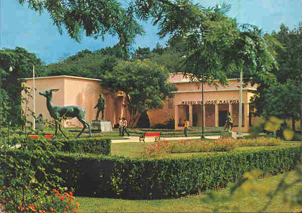 N.� 948 - CALDAS DA RAINHA Museu de Jos� Malhoa - Edi��o G�tica Porto Rua N. S. de F�tima 298 Tel. 66347 - S/D - Dimens�es: 14,6x10,3 cm. - Col. Gra�a Maia.