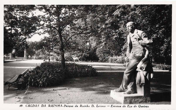 N.� 49 - Portugal Caldas da Rainha Parque da Rainha D. Leonor Est�tua de E�a de Queir�s - Editor Passaporte Loty (Editado em 1951) - Dimens�es: 9x14 cm. - Col. Miguel Chaby