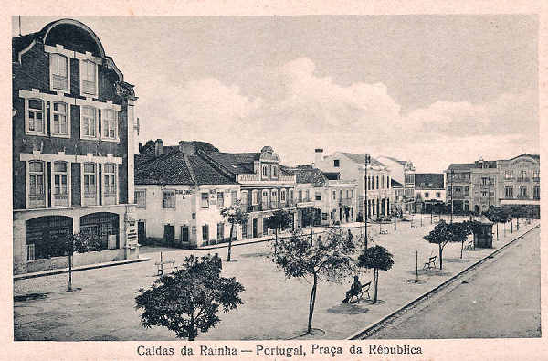 S/N - Caldas da Rainha Portugal_Pra�a da Republica - Editor Fernando Daniel de Sousa (Editado em 1927) - Dimens�es: 9x14 cm. - Col. M. Chaby