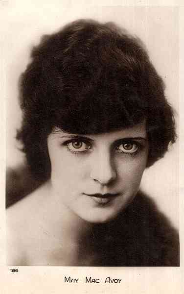 N.� 186 - May Mac Avoy - Cin�magazine �dition, France - S/D - Dimens�es: 8,7x13,8 cm. - Col. Carneiro da Silva (D�cada de 1930 - Filme: Ben-Hur)