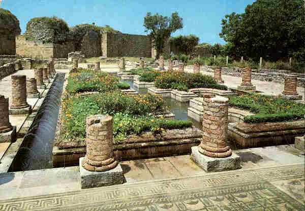 N.� 27 - Edi��o do MUSEU MONOGR�FICO DE CON�MBRIGA. Casa dos repuxos. Peristilo central. S�c III - LIFER, Porto - SD - Dim. 14,6x10,5 cm. - Col. F�tima B�ia.