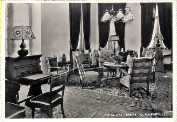 SN - HOTEL DAS TERMAS-CURIA-PORTUGAL (Sala de estar) - Ed. Soc. das �guas da Curia - Dim. 14,1x10,0 cm - Col. A. Sim�es (221).