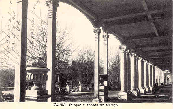 SN - CURIA - Parque e arcada do terra�o - S. Edit. - Dim.13,8x8,8 cm - Circ. em 1924 - Col. A Sim�es (346).
