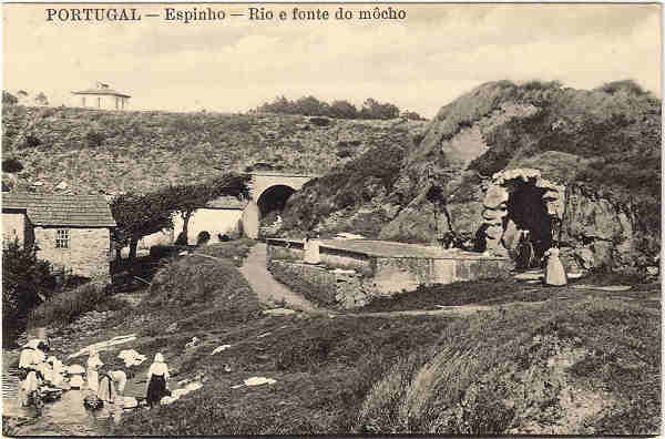 SN - PORTUGAL - Espinho-Rio e fonte do m�cho - Editor Alberto Malva, Rua Madalena, Lisboa - SD - Dim. 8,6x13,2 cm. - Col. Jaime da Silva (Circulado em 1920).