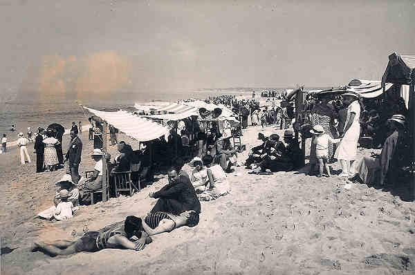 SN - Espinho. Aspecto da praia - Editor n�o indicado - SD - Dim. 14x9 cm. - Col. M. Chaby.