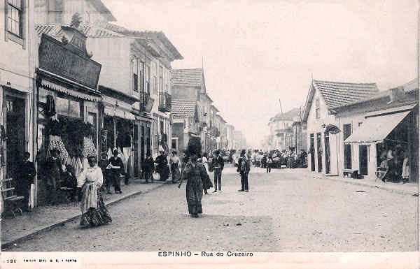 N.� 121 - Portugal - Espinho, Rua do Cruzeiro - Editor Emilio Biel - SD - Dim. 14x9 cm. - Col. M. Chaby