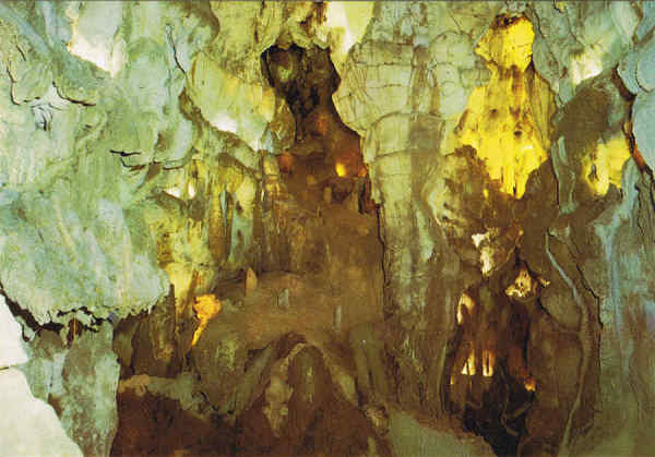 Mod. 007 - GRUTAS DA MOEDA - F�tima - Portugal - Interior da Sala do Pastor - Ed. LITO OF. ARISTAS REUNIDOS-Porto - SD - Dim. 15x 10,4 cm - Col. Manuel B�ia