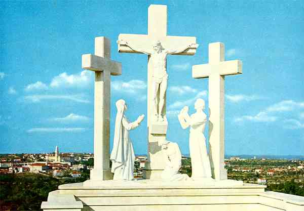 N.� 5 - F�TIMA Portugal Calv�rio H�ngaro e vista geral - Edi��o Arte e Turismo, Apartado 7 F�tima - S/D - Dimens�es: 15x10,4 cm. - Col. Manuel B�ia.