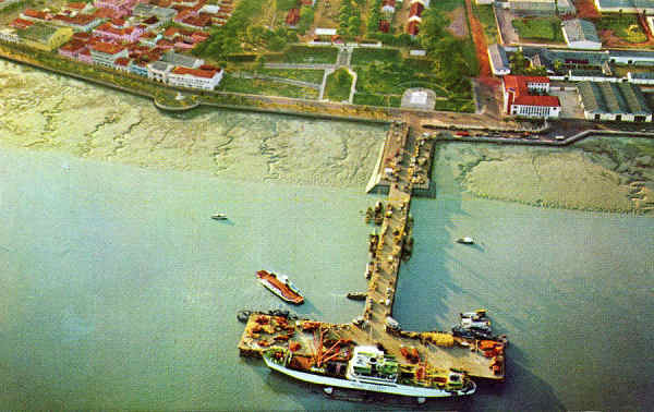 N.� 119 - Vista A�rea da Ponte-Cais - BISSAU - Ed. Foto Serra - Dimens�es: 14x9 cm - Col. Ant�nio Bodas (1966)