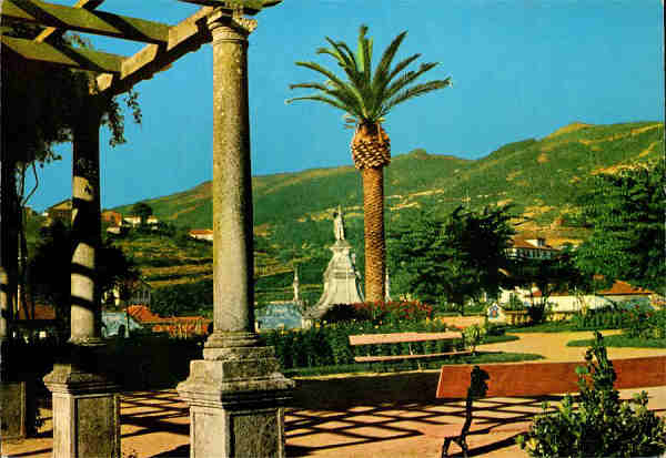 N.� 307 - Monumento ao Lamego, visto do Jardim da Rep�blica - Lamego/Portugal - Sem indica��o do editor - S/D - Dimens�es: 15x10,4 cm. - Col. HJCO (Circulado em 1968)