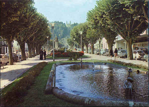 N� 2174 A - LAMEGO. Centro da Cidade - Edi��o Centro Caridade Nossa Sr� do Perp�tuo Socorro, Porto - Dim. 14,8x10,4 cm - Col. A. Monge da Silva (cerca de 1980)