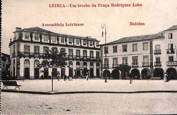 S/N - LEIRIA-Um Trecho da Pra�a Rodrigues Lobo - Editor: Union Postale Universelle - S/D - Dimens�es: 13x8 cm. - Col. R. Gaspar.